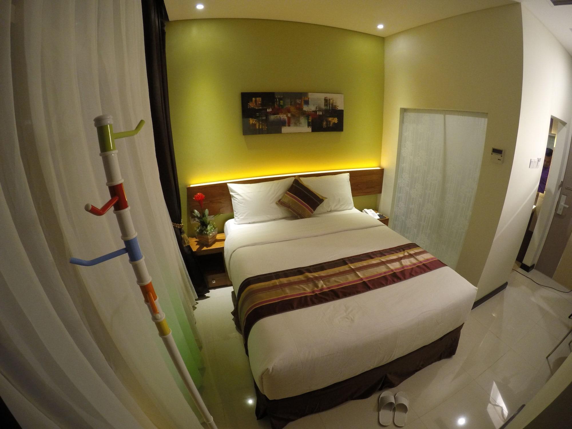 Biz Boulevard Hotel Manado Luaran gambar