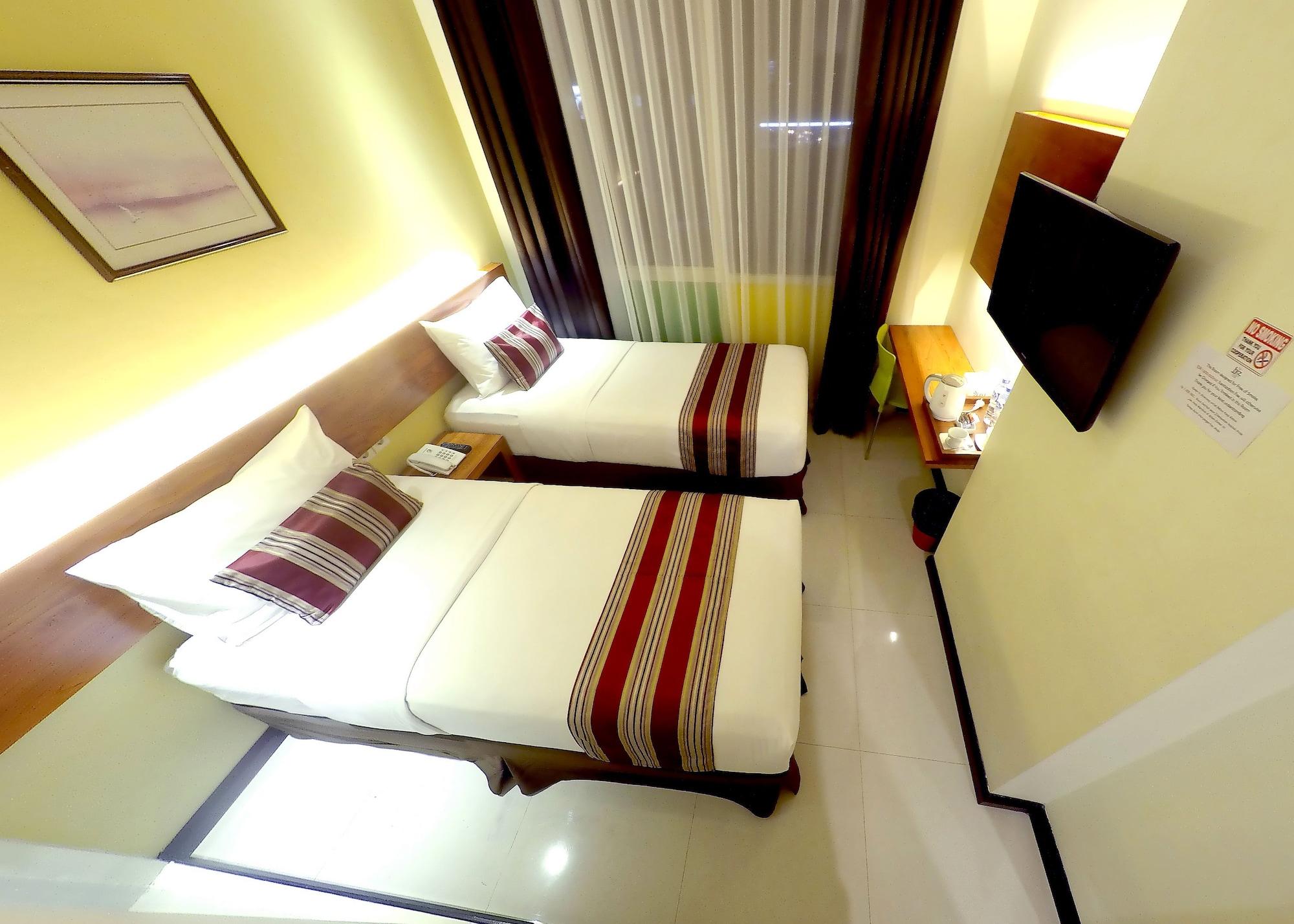 Biz Boulevard Hotel Manado Luaran gambar