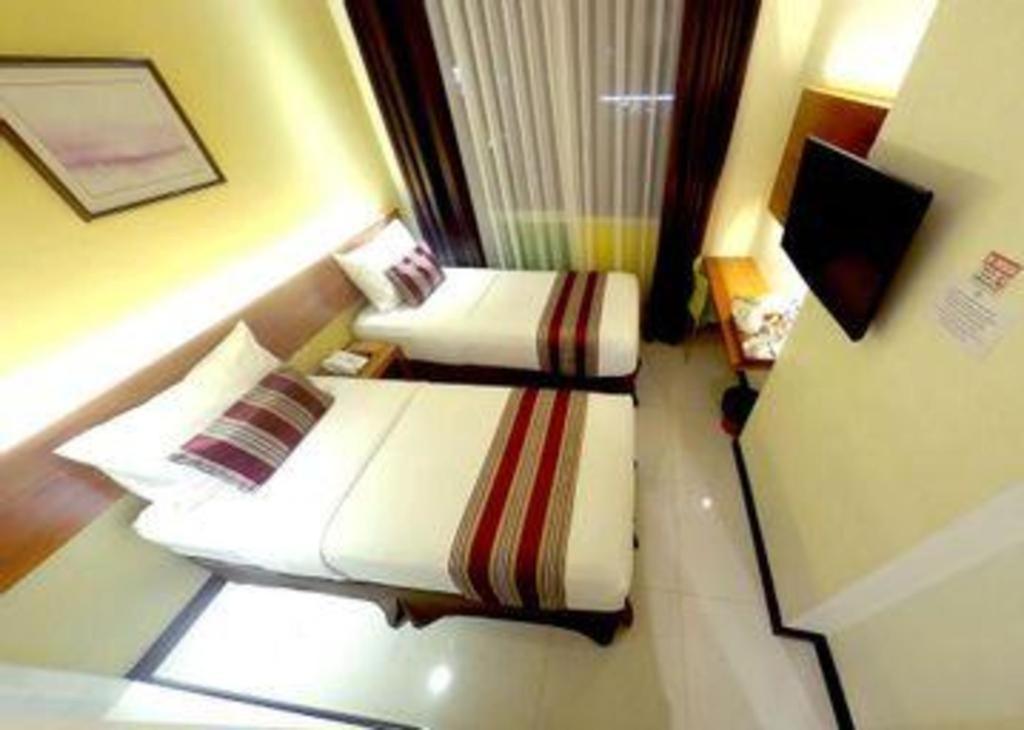 Biz Boulevard Hotel Manado Luaran gambar