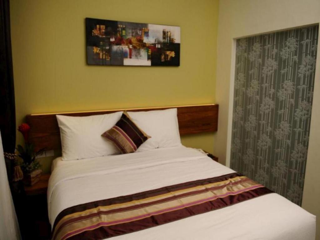 Biz Boulevard Hotel Manado Luaran gambar