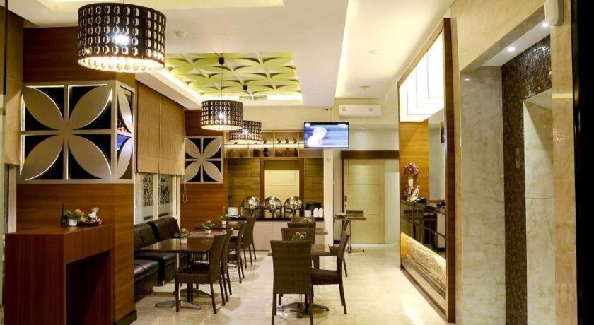 Biz Boulevard Hotel Manado Luaran gambar
