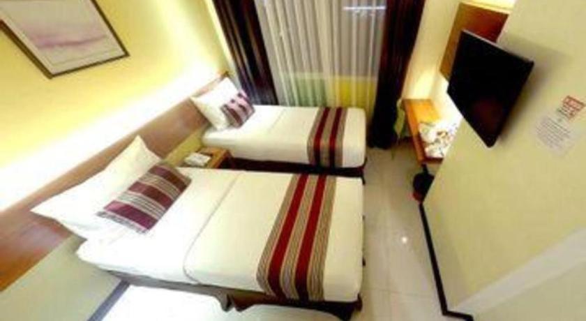 Biz Boulevard Hotel Manado Luaran gambar