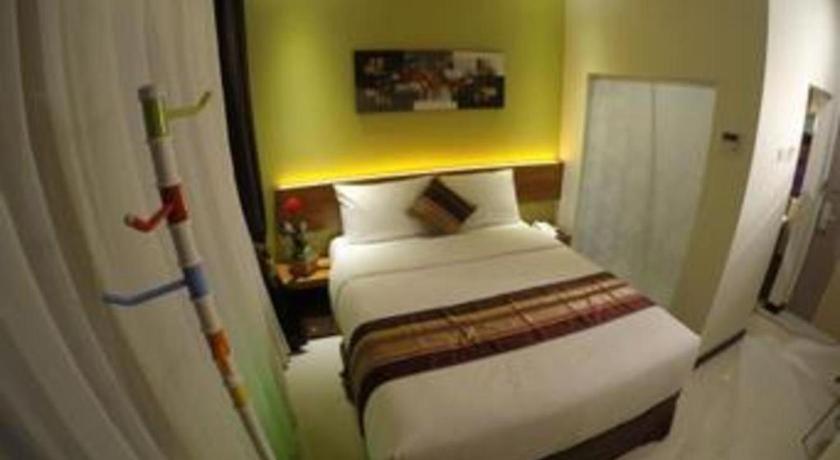Biz Boulevard Hotel Manado Luaran gambar