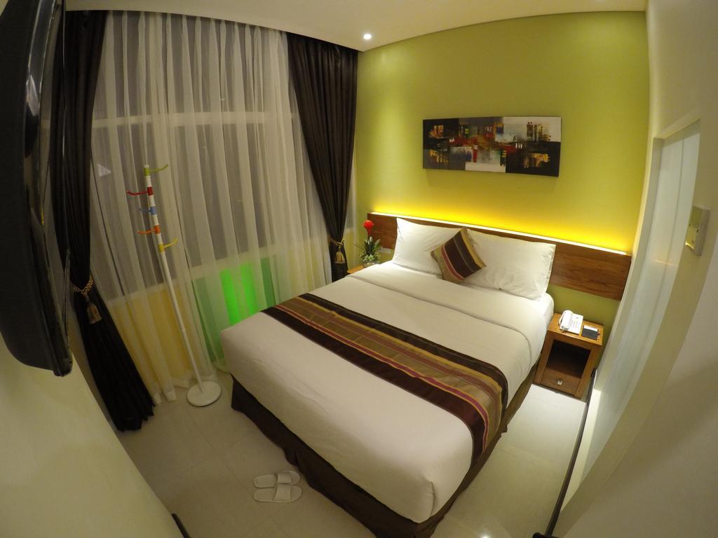 Biz Boulevard Hotel Manado Luaran gambar