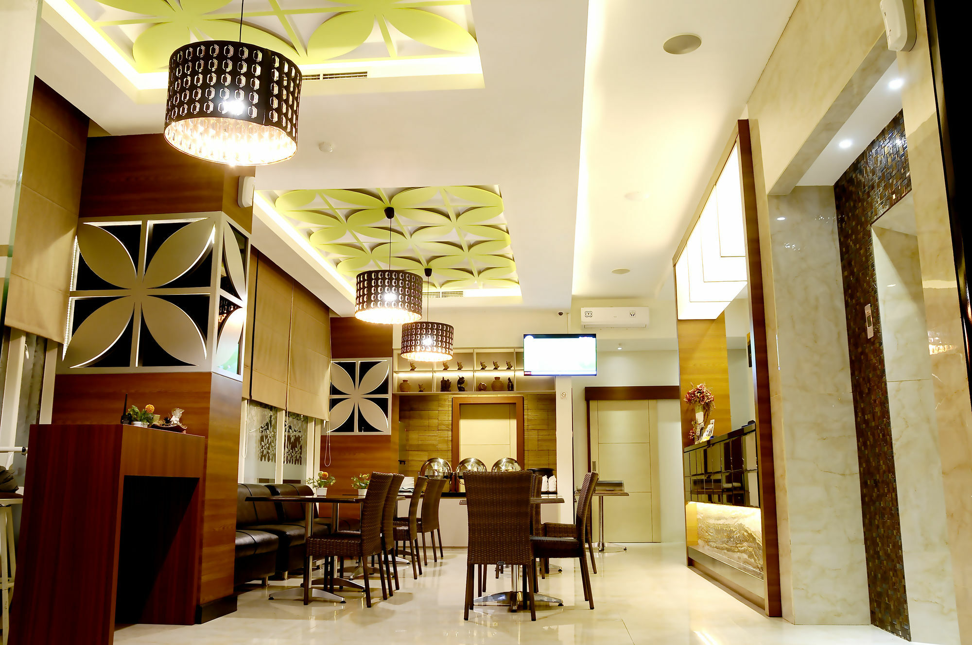 Biz Boulevard Hotel Manado Luaran gambar