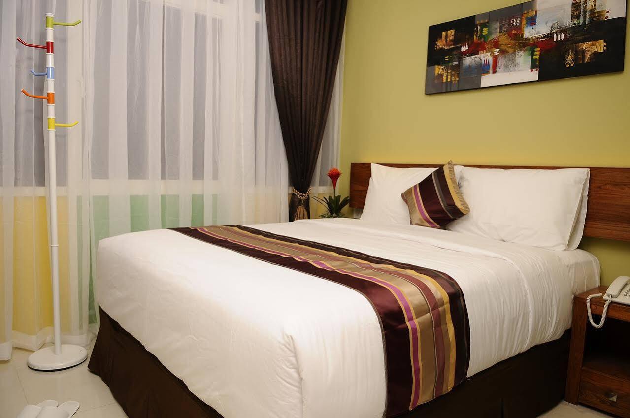 Biz Boulevard Hotel Manado Luaran gambar