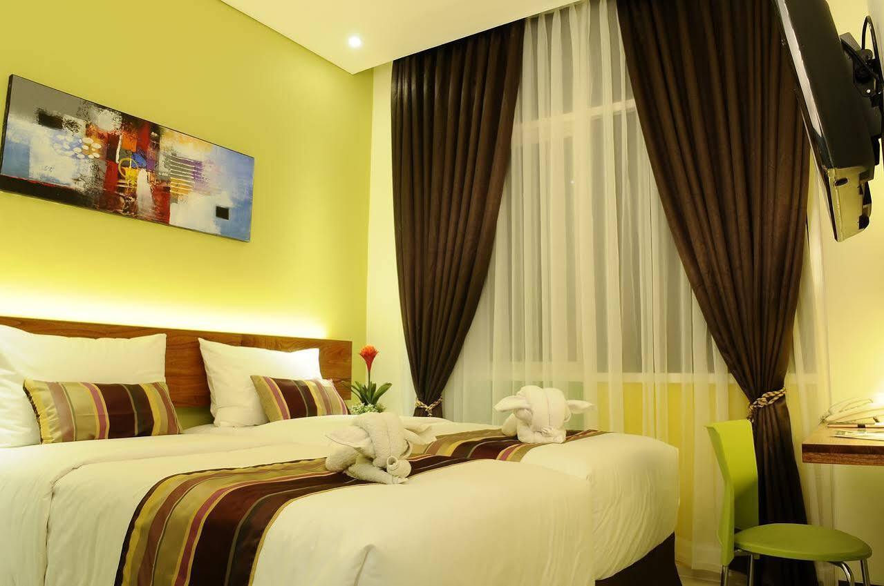 Biz Boulevard Hotel Manado Luaran gambar